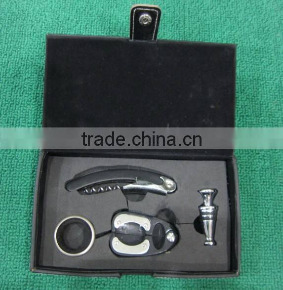 Deluxe Christmas Wine Gift Set