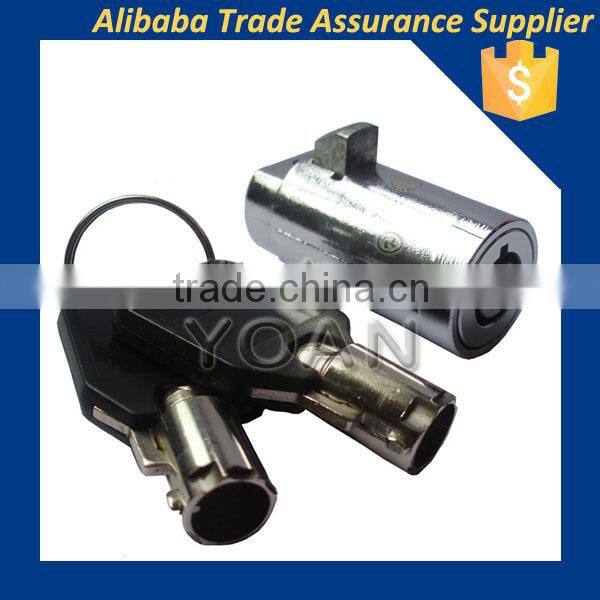 Cylinder lock for T handle vending machine