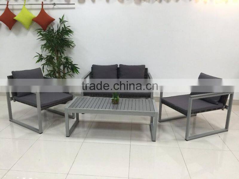 SET OF 4PCS METAL SOFA (1 BENCH + 2 ARMCHAIRS + 1 TABLE)