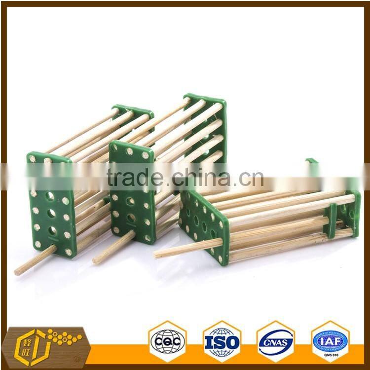 Factory sale beekeeping tool bamboo Queen Bee Cage