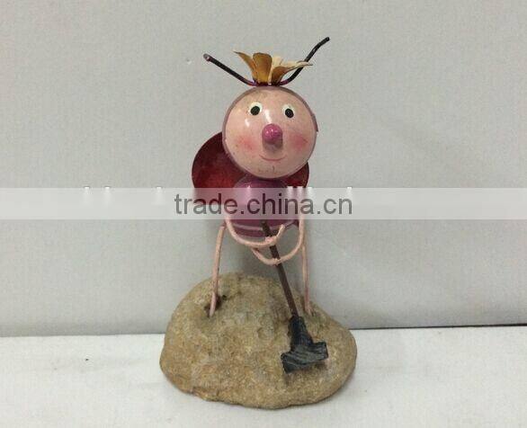 2015 newest design labybug garden stakes metal ladybug garden decoration garden stakes working ladybug with flower