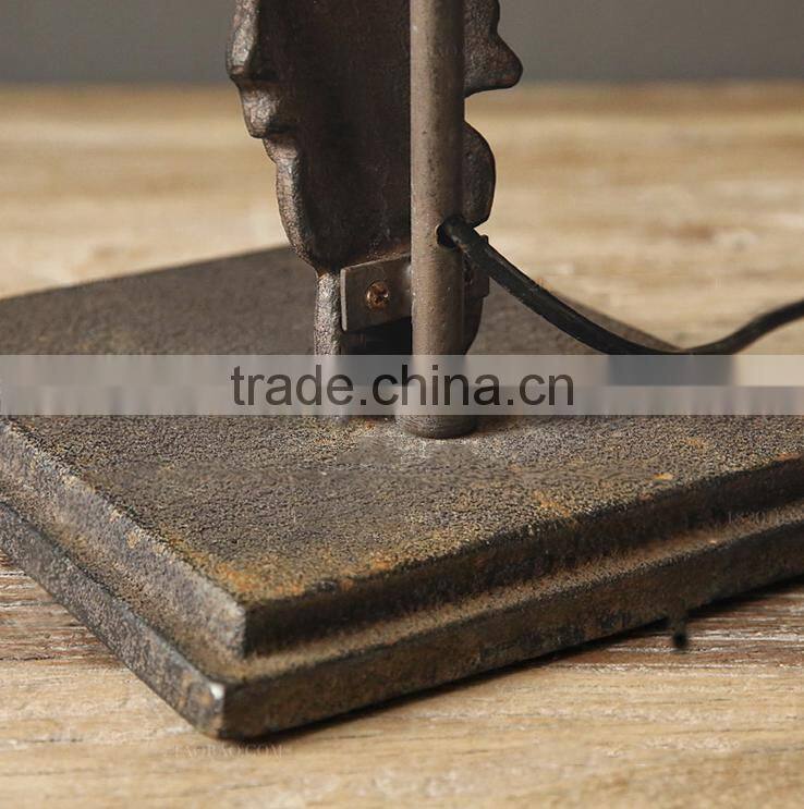Leaf shape design antique finish iron casting table lamp