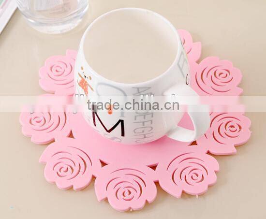 Supply creative fashion Pierced Rose silicone insulation pad / cup mat --rose red