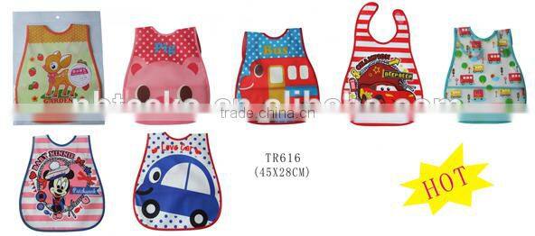 Cute waterproof bib covers custom logo PEVA baby bibs