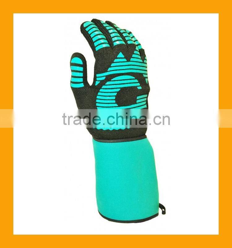 2017 New Design Canvas Cuff Heat Resistant Gloves Custom Silicone Print BBQ Grill Gloves