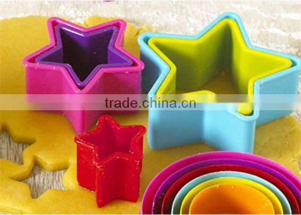 CC-6882 5-Pieces Colourful Plastic star shaped cookie cutter