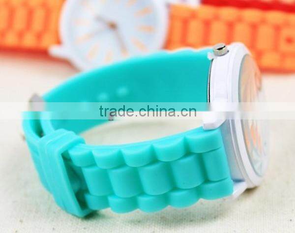 2013 lovely item popular design silicone watches men