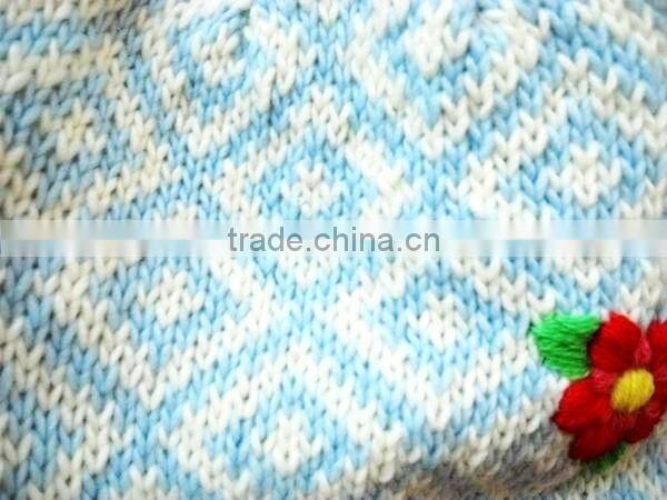 fashion lady acrylic knitted jacquard mitten hat set with embroidery