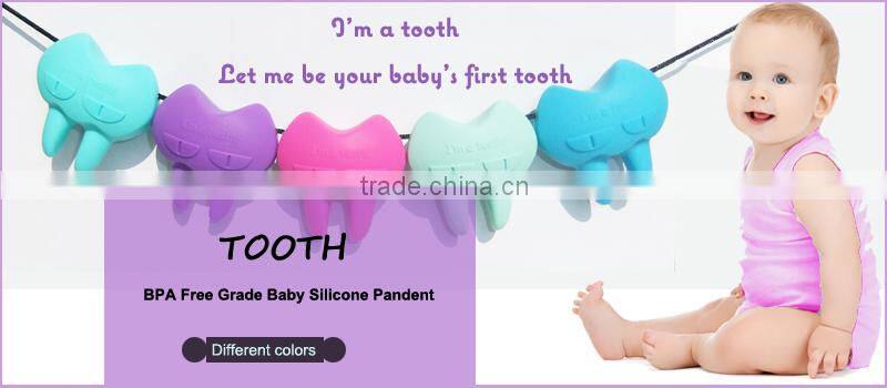 Yellow floating munchkin 'white hot' duck bath toy