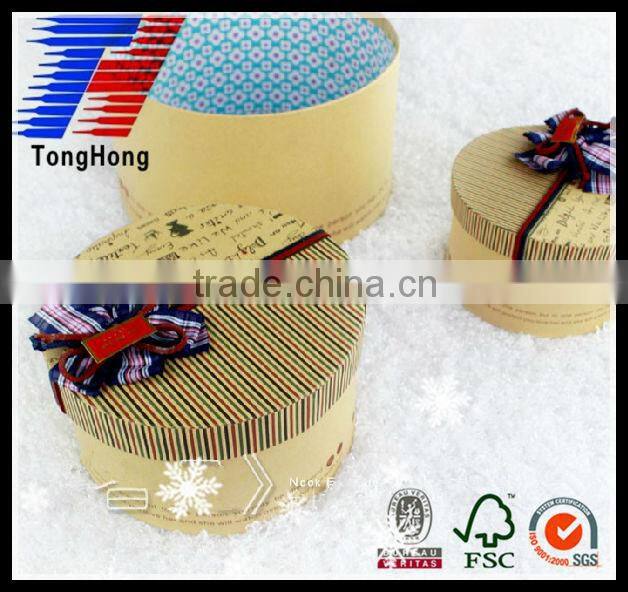 purple heart-shaped cardboard gift box