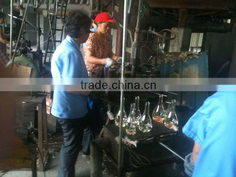 amber glass bottle with screw plastic cap