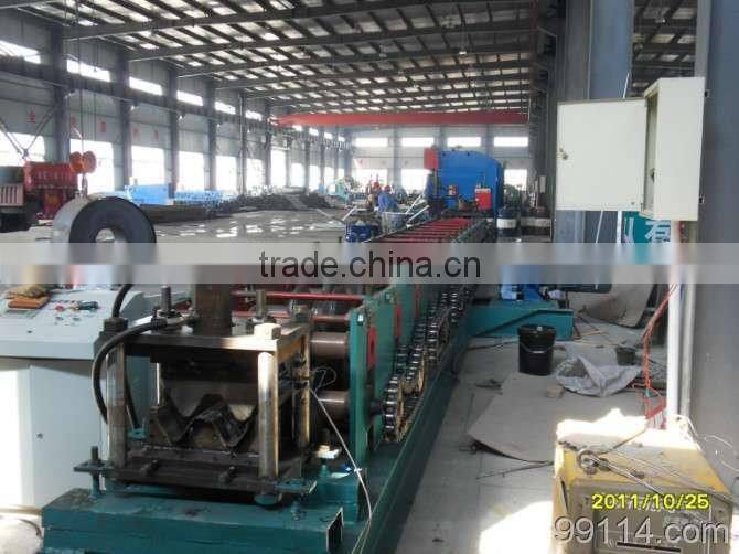Supply 15 Stands Highway Guardrail Forming Machine With Chain Transmission , 10-12M/min