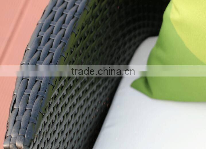 New Style High Quality Old Europe Style Synthetic Rattan Garden Furniture Table Set