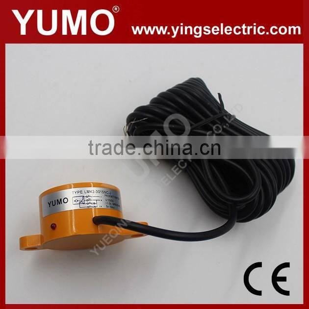 Proximity switchLM42-3015NC-J NON flush inductive proximity switch