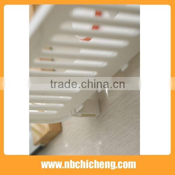 plastic wall mounted type Powerful suction bathroom shelf solid color single tier bathroom corner shelves