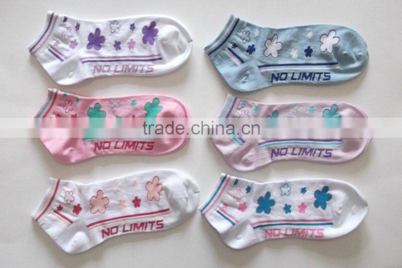 Latest women colorful socks with custom logo stocks