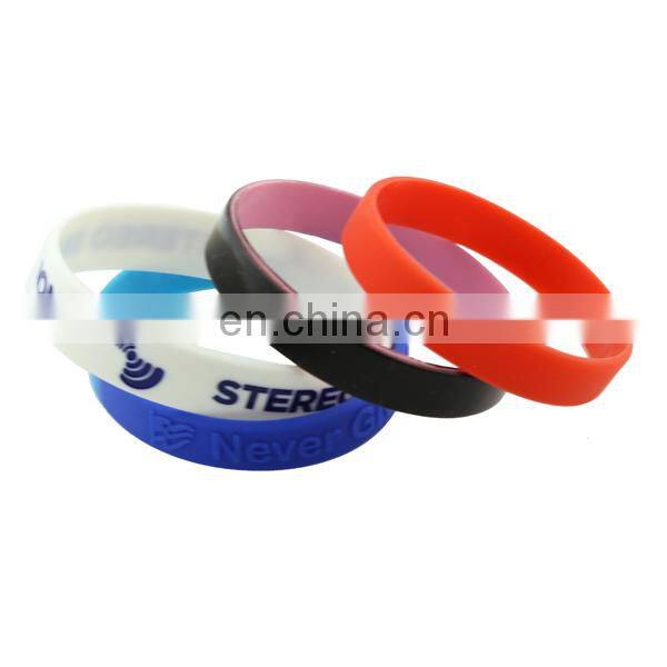 Fashion charm silicone wrist bands wholesale