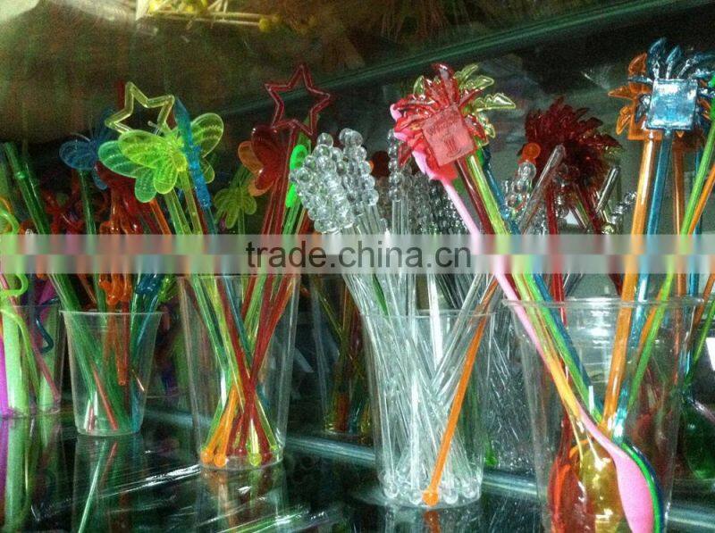 Disposable cocktail stirrer with different colors and shape plastic cutter and fork