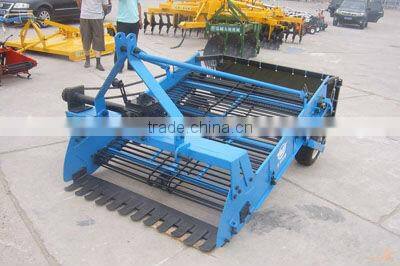 Automatic Walking Tractor Single-Row mini carrot harvester Harvesting Machine Low Price Work With Tractor 12-70kw