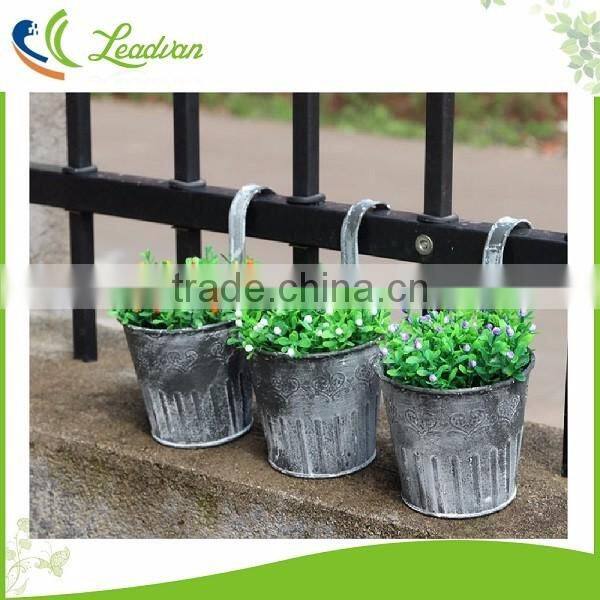 Chinese supplier metal hanging flower pots basket planter