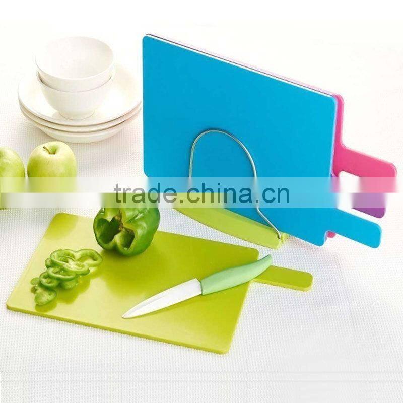 High Quality Antibacterial Plastic Cutting Board with handle