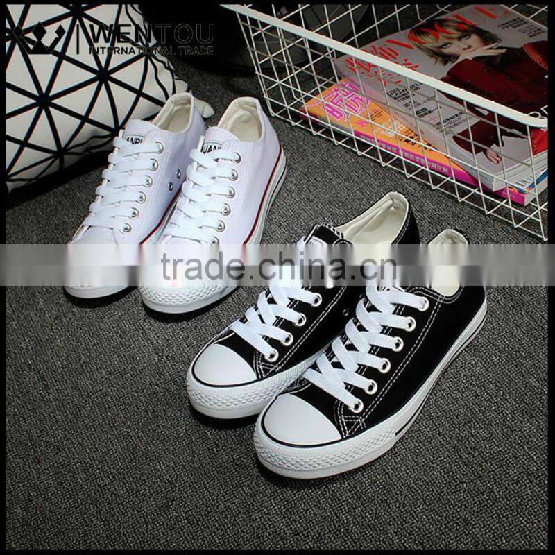 Women's Flat Lace Up Low-Top Canvas Sneakers