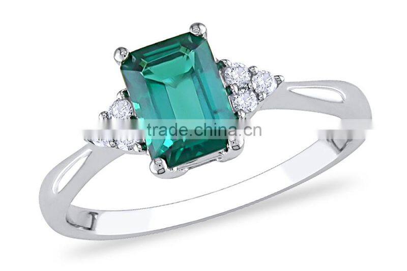 Exquisite sterling silver natural emerald ring