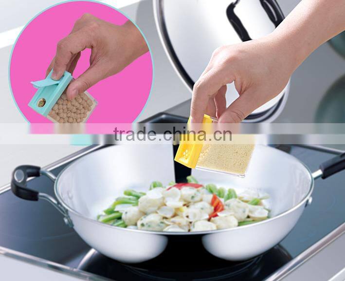 Household seasoning box/color container Mini plastic seasoning container