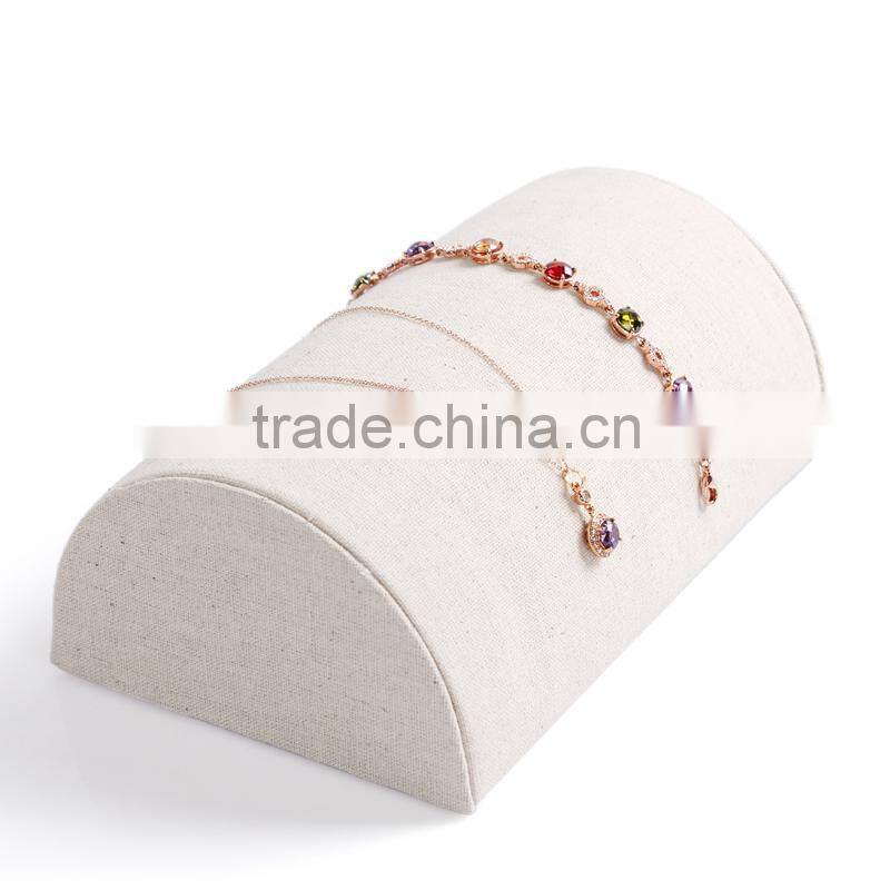 Custom New Design Luxury Resin Mannequin Body Jewelry Holder Display for Necklace Pendant S1319