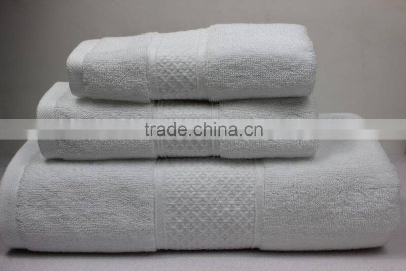 China hot sale bulk cotton solid color 3 pcs set hotel bath towels wholesale