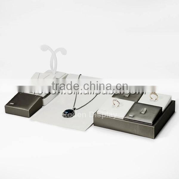elegent jewelry display naturn woon crave pattern high-end design jewelry display stand display set custom jewelry display