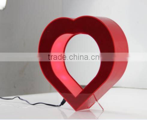 Maglev Rahmen With Heart Shape, Cool Magnetic Suspension Photo Frame with Heart Shape