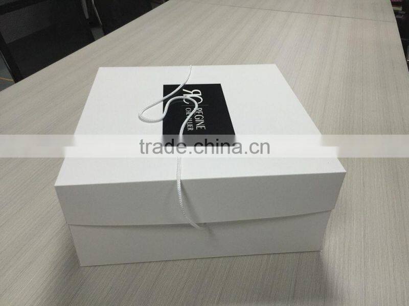 Luxury clothing packaging paper box, custom printed wholesale apparel boxes
