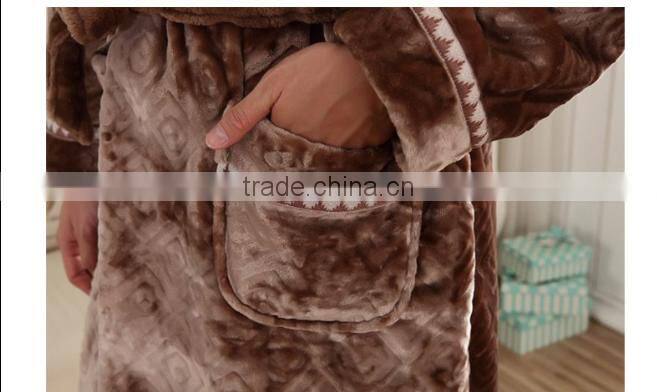 100% polyester embossed powder plush fleece men's bathrobe, nightie gown