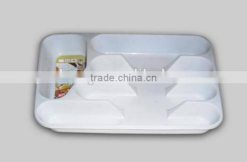 Plastic cutlery tray