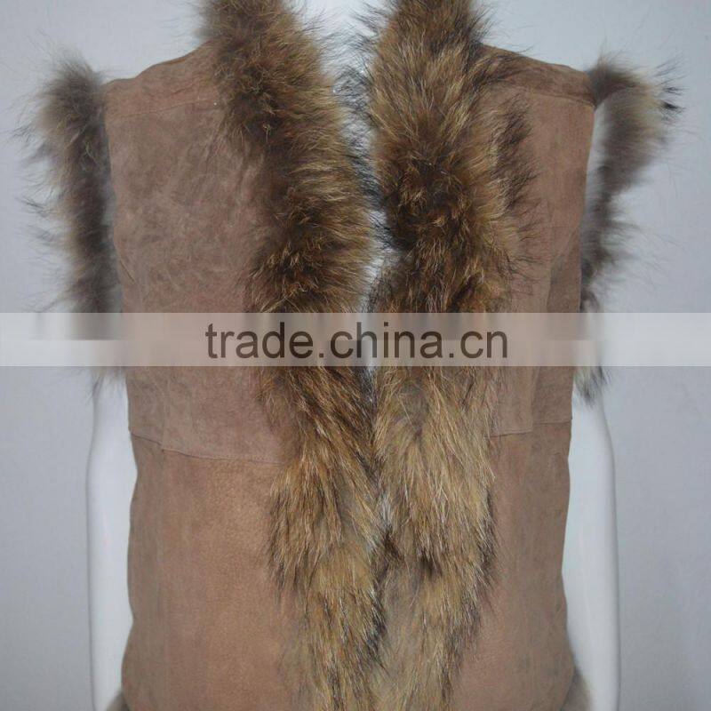 SJ185-01 Europe Design Pig Suede Camel Vest with Raccoon