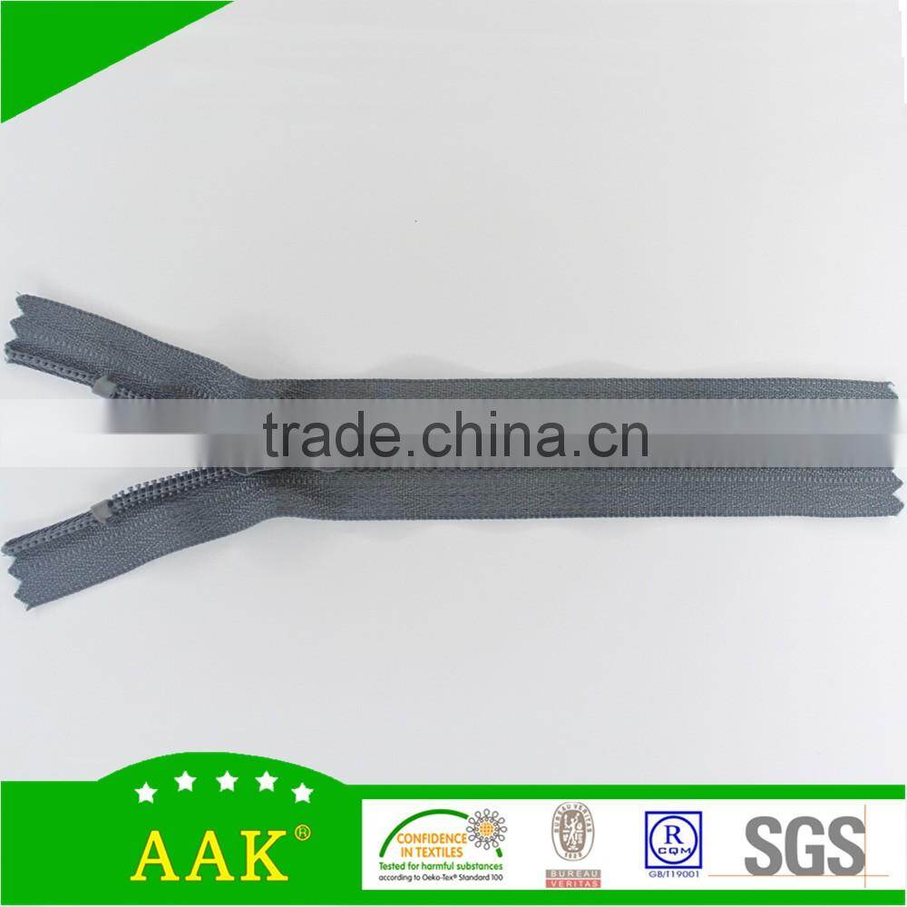 5#Csutom stopper close end auto lock nylon zipper