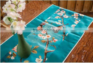 Chinese Style Flower-And-Bird Printed Polyester Table Runner