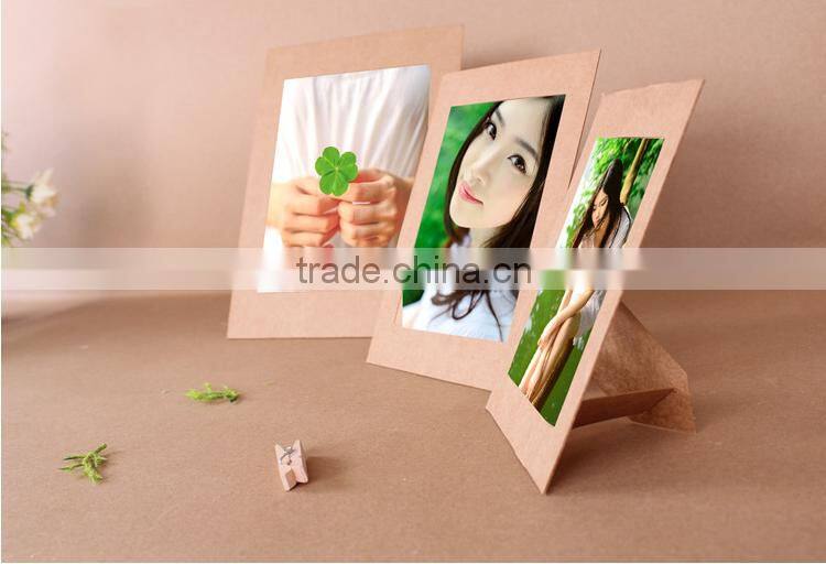 Paper photo frame with cutout paper lace