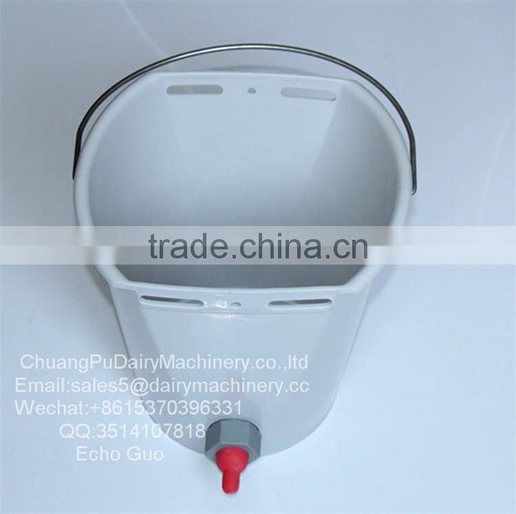 8 Liter 2 Gallon Calf Cow Goat Hand-held Feeding High Quality PE Bucket With Certificate