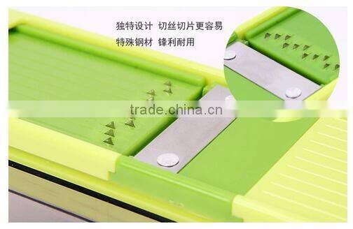 cy284 Multifunction Kitchen Vegetable Tool Plastic Garlic Press Grater with Storage for garlic ginger