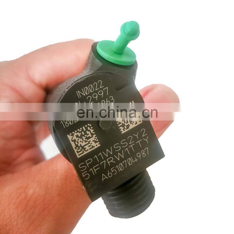 28342997,28348371,EMBR00002D,A6510704987,A6510700587 genuine new diesel fuel injector for Mercedes OM651