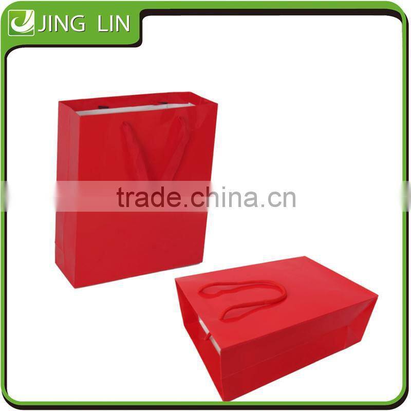 Custom paper gift bags wholesale