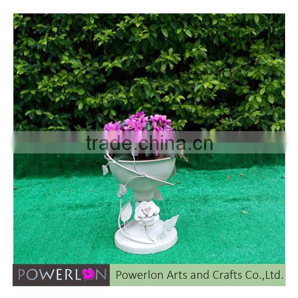 Retro wrought iron flower vase stand