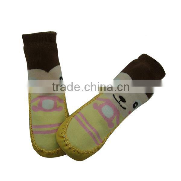 GSB-36 High quality fashion and comfortable pink baby girl socks that look like shoes with rubber sole