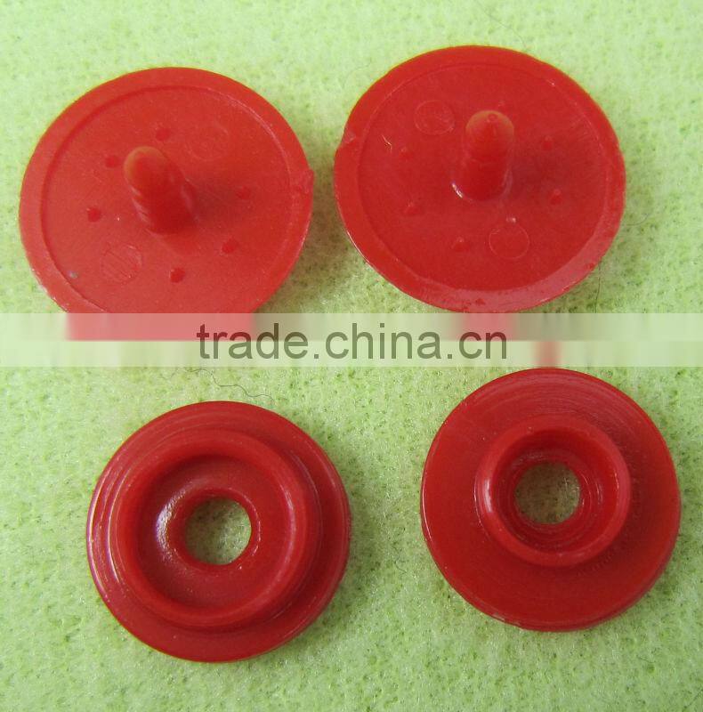 plastic snap fasteners/buttons