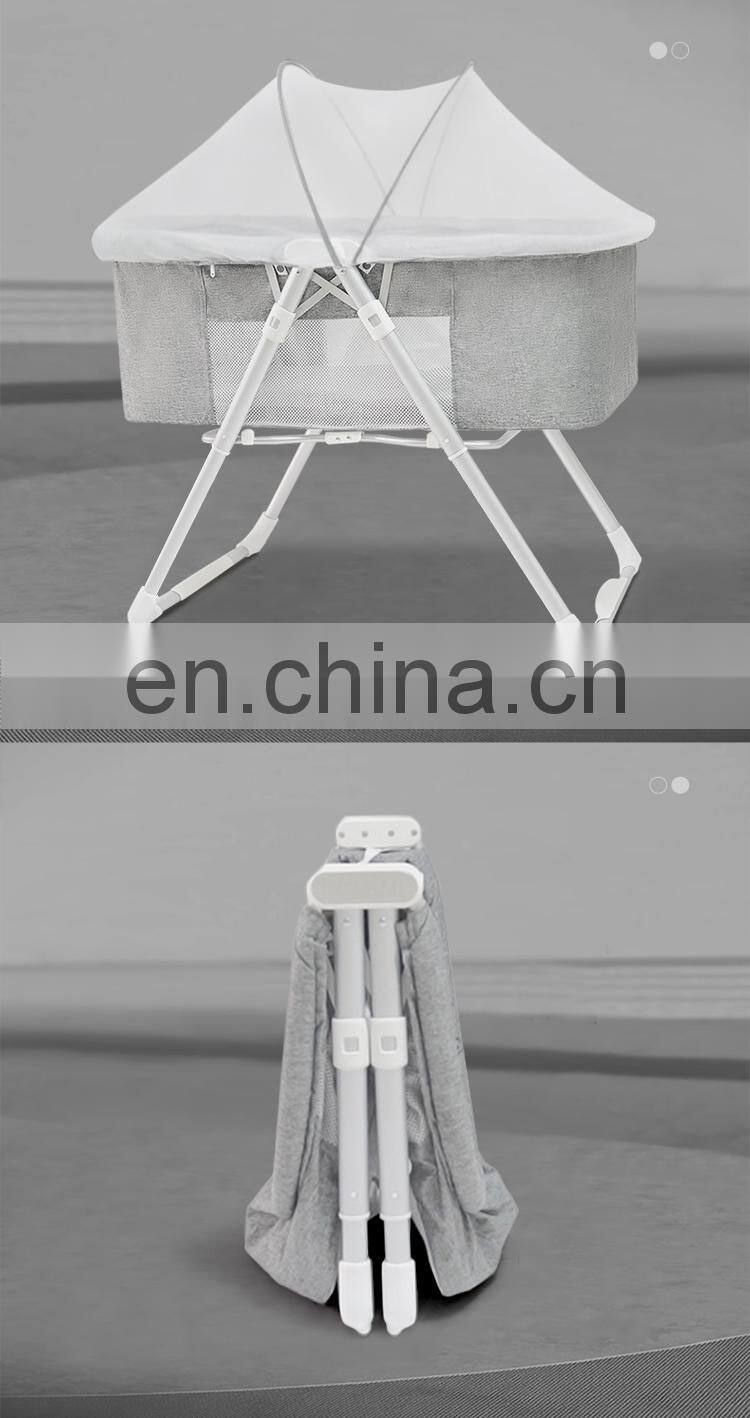 External travel crib with rollers splicing large bedside bed for newborn