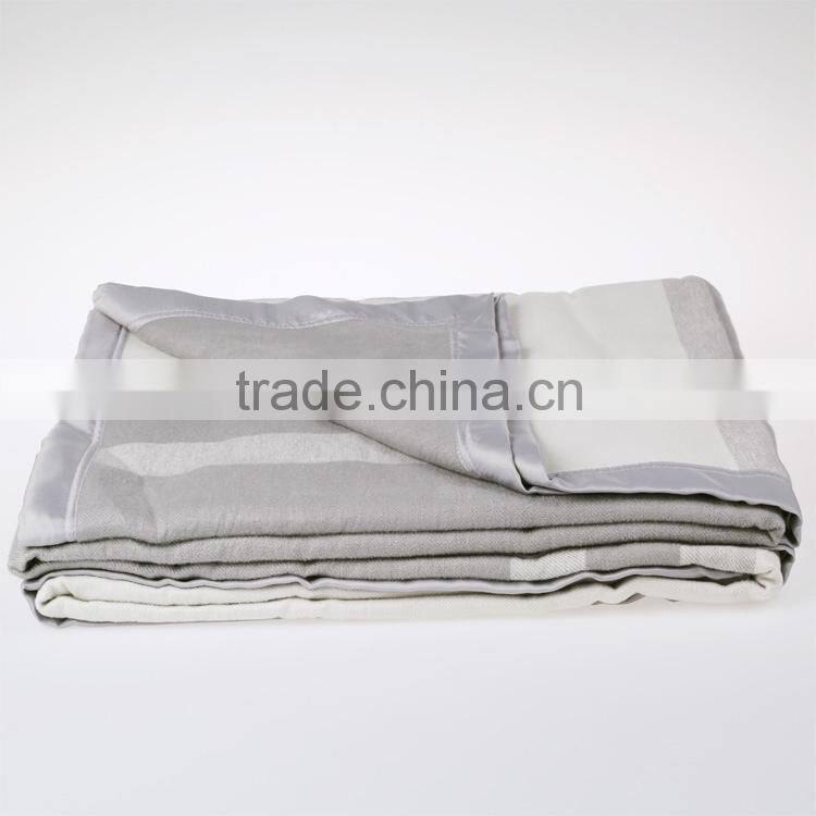 2016 New Design Fashion Silk Fleece Blanket