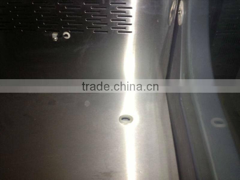 Supermarket fish showcase cooler