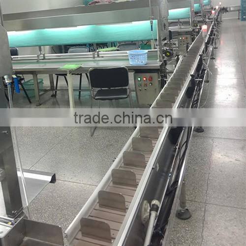 Flat top cleat chain conveyor for paper conveyor